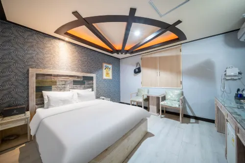 Gongju White Castle - Motels