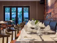 The Lusso Hotel - فطور