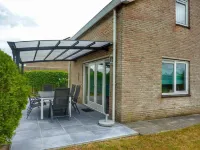 Coastal Bungalow w Garden Hotels in Breskens
