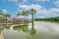 Ferriday Lakehouse w/ Private Dock, Deck, & Yard! - Park Yeri