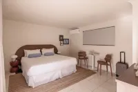 Gold Coast Airport Motel - Only 300 Meters to Airport Terminal