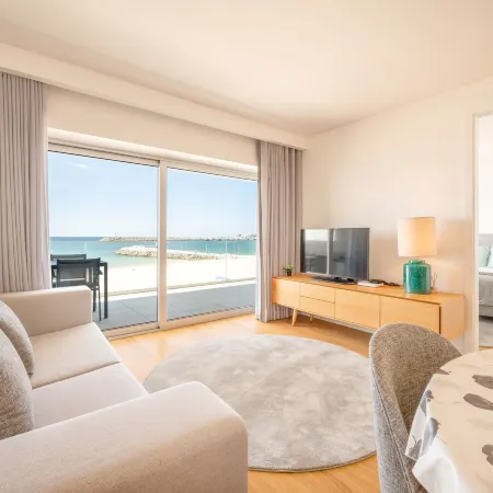 GuestReady - Golden sea view retreat