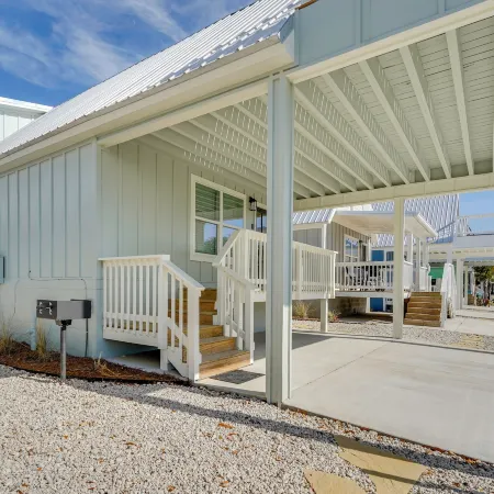 Brand New Home in Steinhatchee with Rooftop Deck!