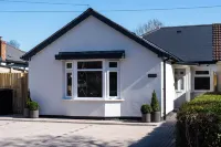 Woodstock - 3 Bed Luxury Bungalow House - Homestays