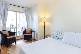 Beach Bliss Oceanfront King Studio! Balcony, View, Pool & Hot Tub. Spring Rates!