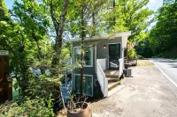 Lakefront Tiny House w Free Tix Dock Dogs OK