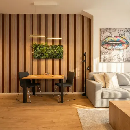 8-Min to Airport 1BR & 1LR Flat