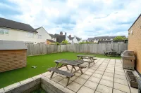 6-bedroom Family Haven With Garden in Aylesbury - Wifi