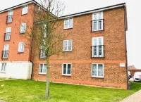 2 Double Bed Flat, En-suite, Top Floor, With Private Parking - 2 estrellas