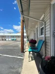 Snowy Mountain Inn - parking
