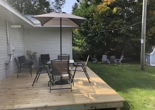 Charming All Sports 2-Bedroom House Near Crystal Mountain and Atv Trails.