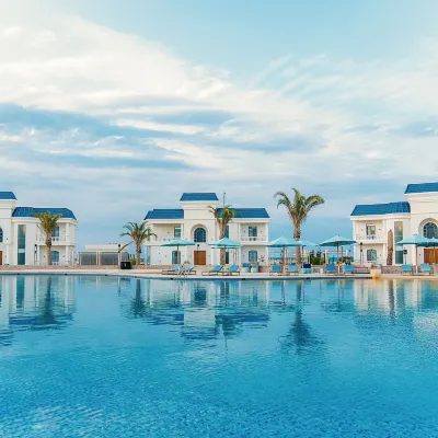 كريستال لوتس لاكشرى بالاس Hotels near Marseillia 4 beach front