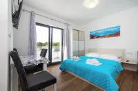 Deluxe Villa Laura with Pool Studio 1b - 2-Star