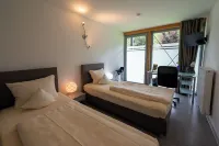 Hotel Vicinity - parkir