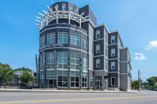 Beacon Suites Hotel - 2-Star