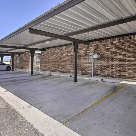 Private Patio: Edinburg Couple's Retreat!