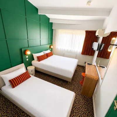 Le Moderne Hôtel Отели рядом с достопримечательностью «Новый мост»