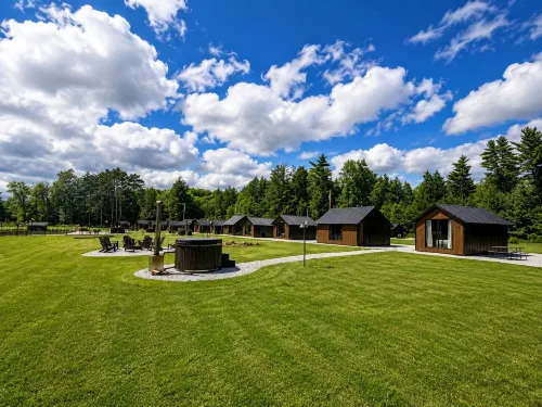 Emrose Luxury Cabins - 3-Star