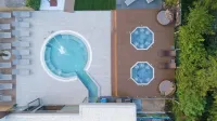 Atlantic Park Hotel - Pools