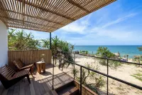 Rucha Beachfront Retreat - bar