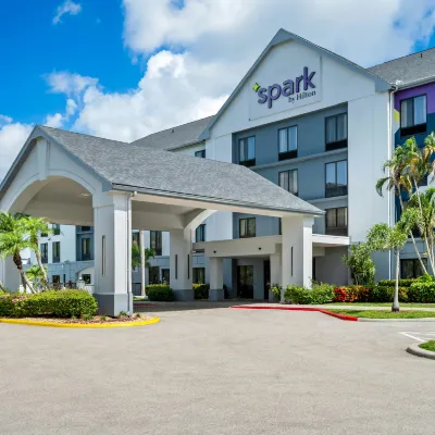 Spark by Hilton Fort Myers โรงแรมใกล้เจ็ทบลูพาร์ค