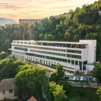 The Babel Community Grenoble Hotels near Grenoble-Bastille Cable Car