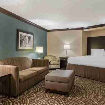 Kingston Regency Inn Rooms