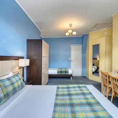 Hotel Phenix Paris Hotels near Courcelles Metro Station