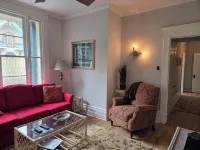 Fully furnished apartment in quiet century home available for short term rental. - Huoneistot