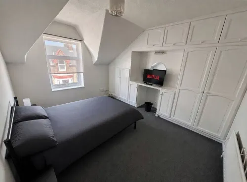 Alice Place 4BR Long-term Stay Parking, Wifi - 2-Star