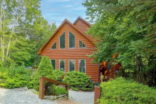 Deck and Scenic Views Beech Mtn Group Getaway - parking