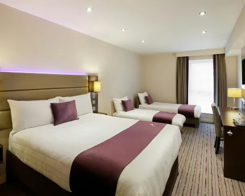 Premier Inn Dublin City Centre (North Docklands) Các khách sạn gần Cao đẳng Trinity
