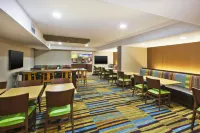 Fairfield Inn & Suites Herndon Reston - parking
