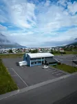 The Northern Comfort Inn - parking