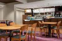 Courtyard Bowling Green Convention Center - Breakfast