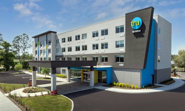 Tru by Hilton Jacksonville West I 295