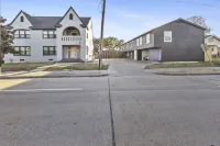 2BR Loft Near TSU + Med Center | In-Unit Laundry | Third Ward Houston 2 - Condos