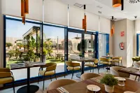 Hilton Garden Inn Sevilla - ที่มีบาร์