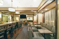Hampton Inn Beloit - parking