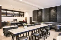 AC Hotel Bridgewater - موقف سيارات