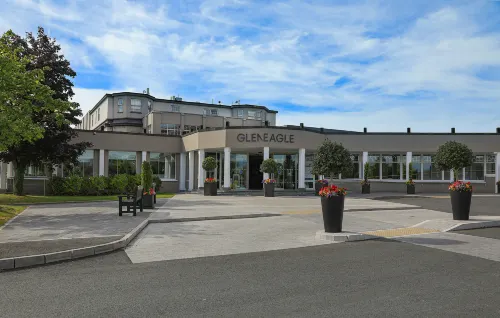 The Gleneagle Hotel & Apartments - Pool