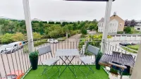 Orange Apartments - 150e Rusbislaw Mansions - balcony