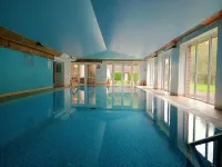 Holbrook Manor & Spa - Pools