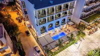 Colosseum Hotel - parking