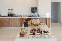 Blue Horizon Apartments - breakfast