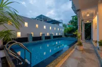 Hibiscus Heritage - A Lake View Hotel in Udaipur - Pensions