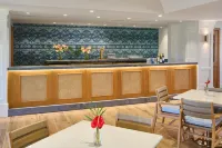 OUTRIGGER Kaua'i Beach Resort & Spa - bar