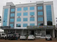 Hotel Shoven Hotels near Universal Collections