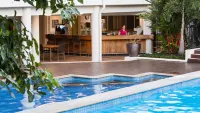 Shangri-La The Marina, Cairns - Pools