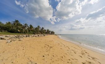 The Ocean Pearl Hotel Negombo